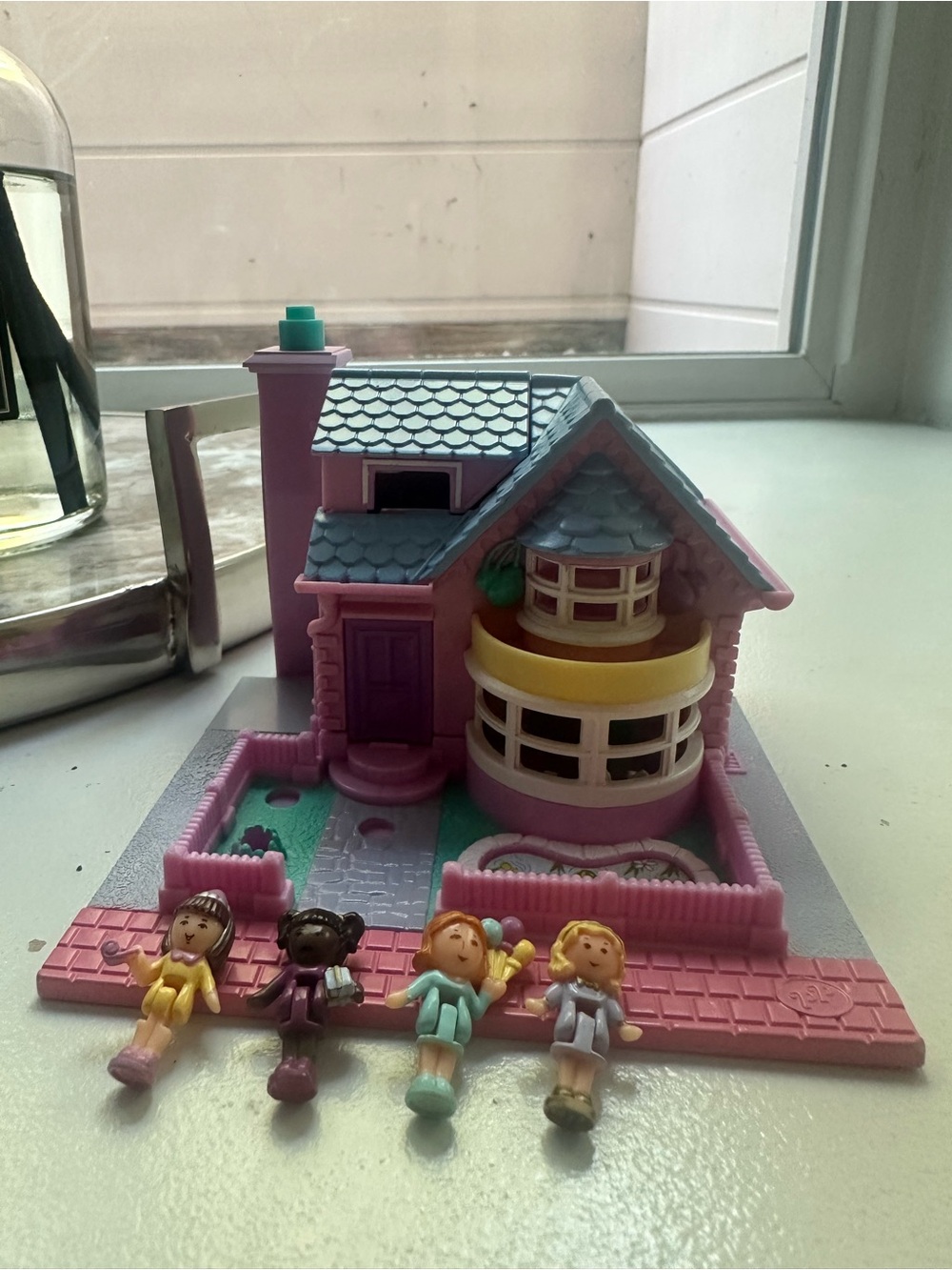 Vintage 90s Polly Pocket Bay Window House Set (Missing tree) - Picture 2 of 7